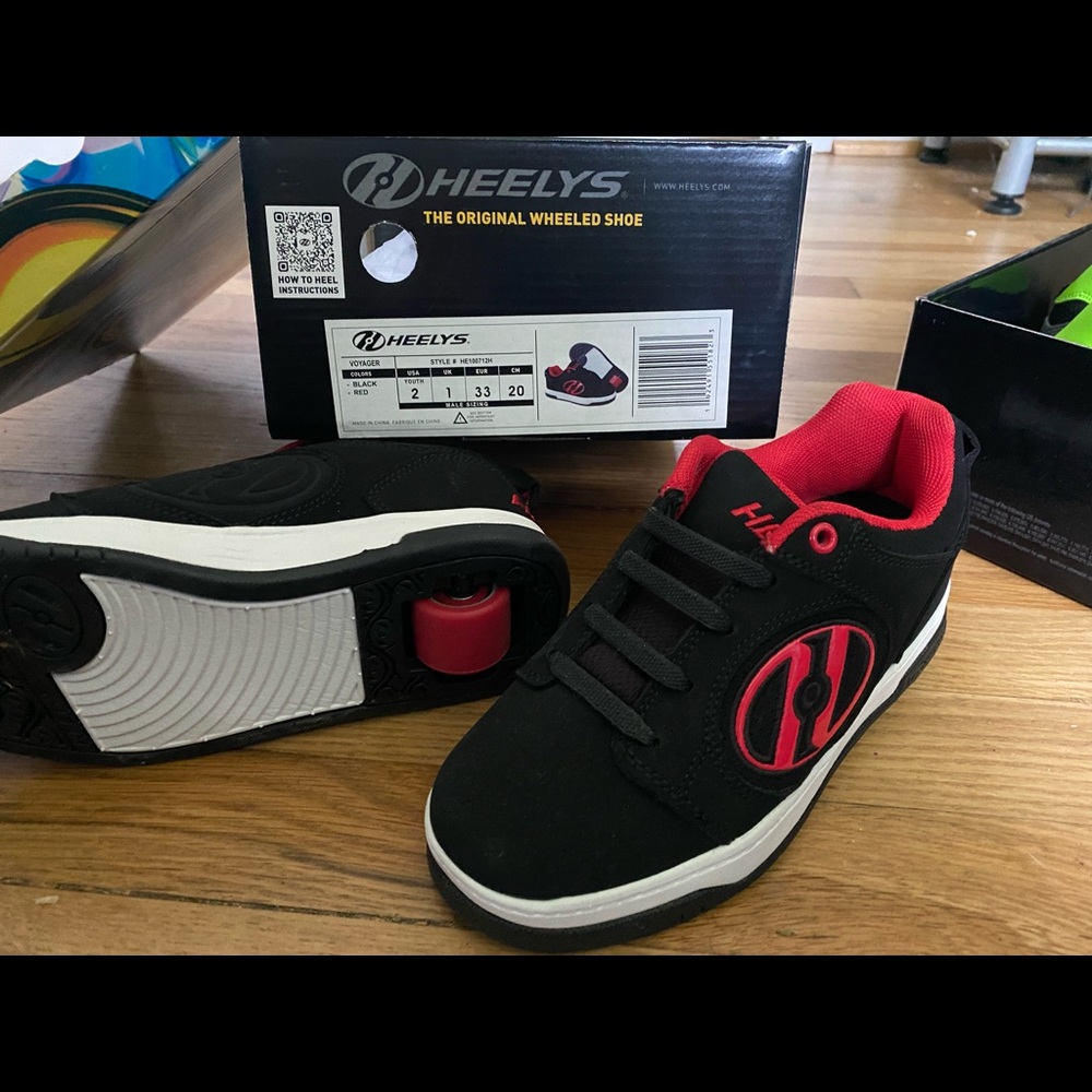 Heelys Boys Size 2 - Never worn!